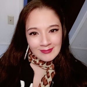 Meet your Posher, Emilia